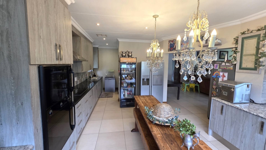 3 Bedroom Property for Sale in Caribbean Beach Club North West